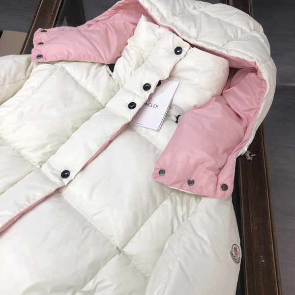 ハイクオリティダウンジャケット側面デザイン